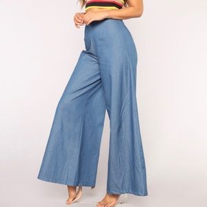 Fashion Nova ‘One & Only Jeans’ Flare Denim, Sz L